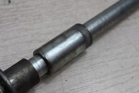 SUZUKI SV650 S K2 OŚKA KOŁA PRZÓD OŚ 17MM 270MM