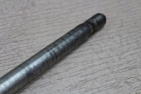 SUZUKI SV650 S K2 OŚKA KOŁA PRZÓD OŚ 17MM 270MM
