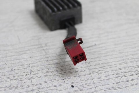 HONDA GL1500 SC22B REGULATOR NAPIECIA TYŁ ŚWIATEŁ