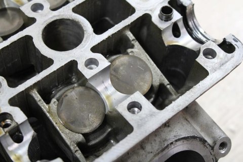 SUZUKI SV650 S K2 GŁOWICA PRZÓD PRZEDNIA WAŁKI
