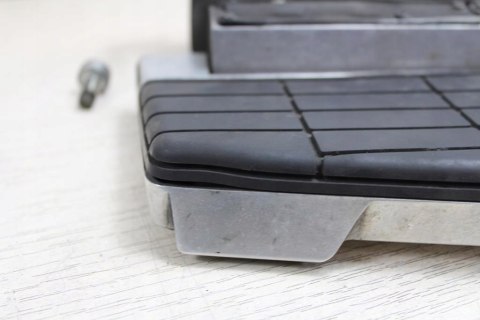 HONDA GL1500 SC22B SET TYŁ PRAWY PODNÓŻEK PODEST