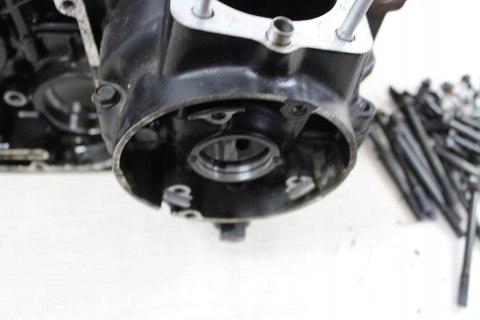 KAWASAKI GPX600 R KARTERY BLOK SILNIKA + ŚRUBY