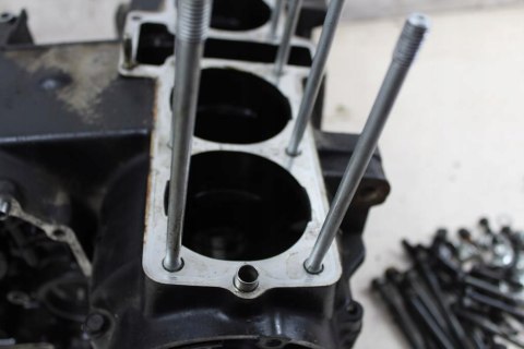 KAWASAKI GPX600 R KARTERY BLOK SILNIKA + ŚRUBY
