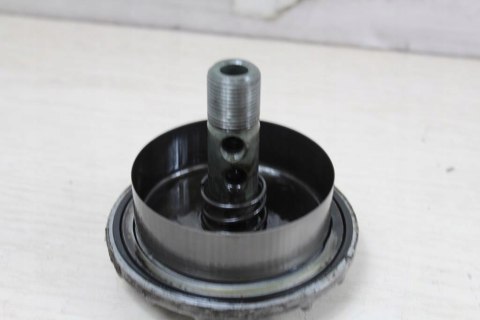 KAWASAKI GPX600 R PODSTAWA UCHWYT FILTRA OLEJU