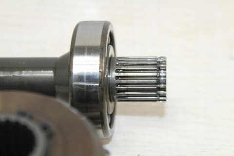 KAWASAKI GPX600 R WAŁEK NAPĘDU + BENDIX