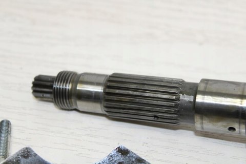 KAWASAKI GPX600 R WAŁEK NAPĘDU + BENDIX