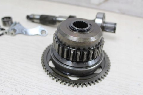 KAWASAKI GPX600 R WAŁEK NAPĘDU + BENDIX