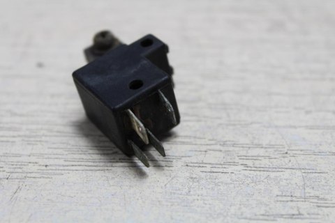 HONDA GL1500 SC22 CZUJNIK STOP HAMULCA PRZÓD