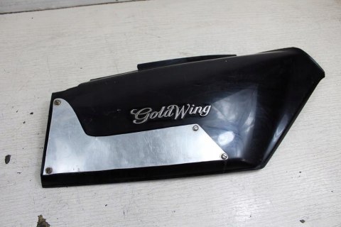 HONDA GL1500 SC22 OWIEWKA POD SIEDZENIE PRAWA BOK