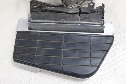 HONDA GL1500 SC22 PODEST SET PRAWY TYŁ PODNÓŻEK