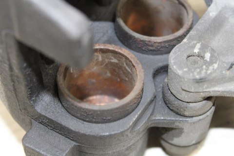 HONDA GL1500 SC22 ZACISK HAMULCOWY TYŁ JARZMO