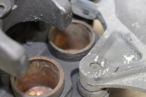 HONDA GL1500 SC22 ZACISK HAMULCOWY TYŁ JARZMO