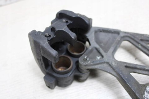 HONDA GL1500 SC22 ZACISK HAMULCOWY TYŁ JARZMO