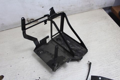 BMW R1150 RT KOSZ AKUMULATORA I POMPY ABS