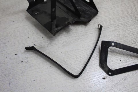 BMW R1150 RT KOSZ AKUMULATORA I POMPY ABS