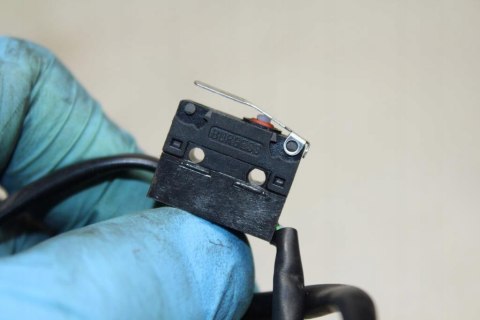 BMW K1200 GT K44 CZUJNIK ŚWIATŁA STOP V4NS-910086