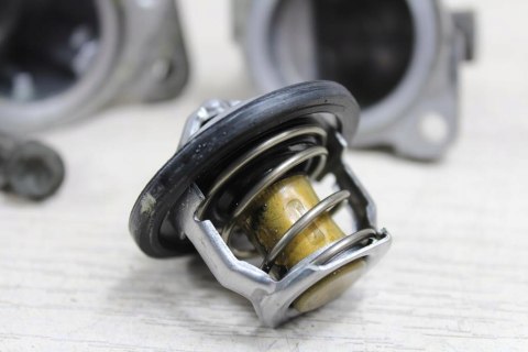 SUZUKI DL1000 V-STROM TERMOSTAT + OBUDOWA