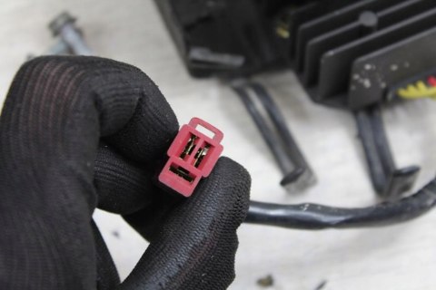 HONDA CX500 C REGULATOR NAPIĘCIA SH232-12 + STELAŻ