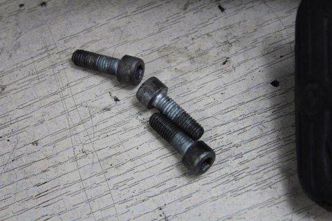 BMW R1100 GS R259 SET PRAWY PRZÓD+PODNÓŻEK 2314248