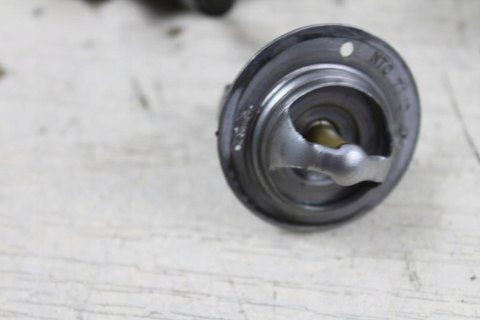 KAWASAKI EN500 B VULCAN WLEW TERMOSTAT + OBUDOWA