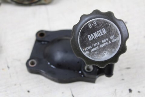 HONDA VT700 SHADOW RC19 OBUDOWA TERMOSTAT CZUJNIK
