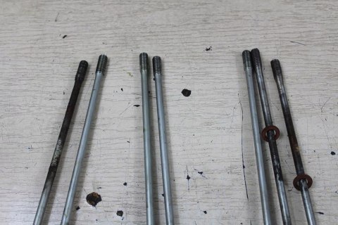 HONDA CM450 PC051 ŚRUBY SZPILKI GŁOWICY