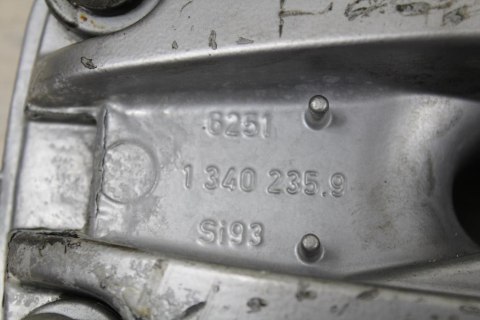 BMW R1100 RS POKRYWA DEKIEL GŁOWICY LEWY 1340235