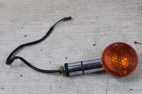 SUZUKI VL800 VOLUSIA INTRUDER KIERUNKOWSKAZ LEWY PRZÓD