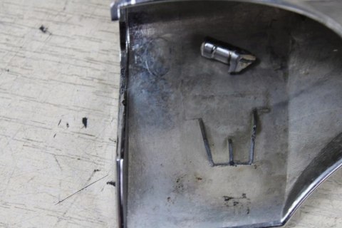 SUZUKI VL800 VOLUSIA INTRUDER OWIEWKA OSŁONA STELAŻA KIERUNKOWSKAZÓW