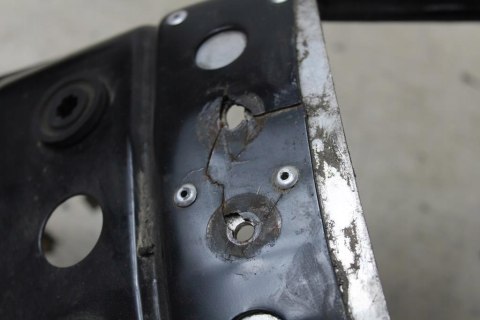 SUZUKI VL800 VOLUSIA INTRUDER STELAŻ UCHWYT BŁOTNIKA TYŁ TYLNEGO