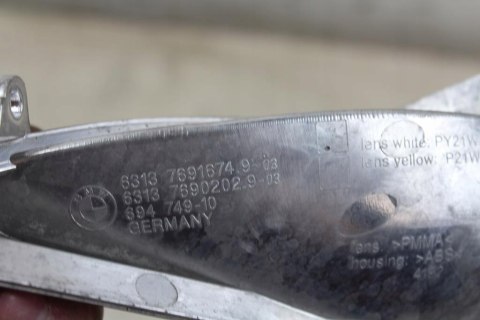 BMW R1200 RT K26 KIERUNKOWSKAZ PRAWY PRZÓD 7691674
