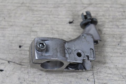 SUZUKI VL800 VOLUSIA INTRUDER UCHWYT LEWY KLAMKI SPRZĘGŁA