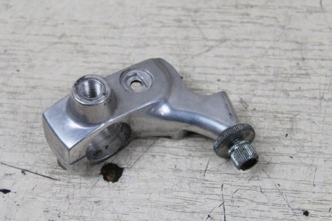 SUZUKI VL800 VOLUSIA INTRUDER UCHWYT LEWY KLAMKI SPRZĘGŁA