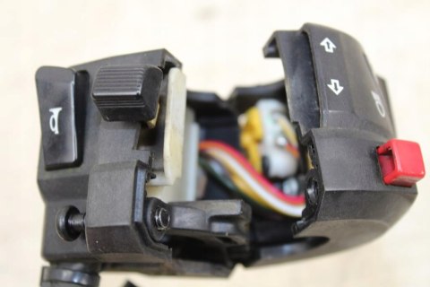 SUZUKI DL650 V-STROM PRZEŁĄCZNIK LEWY ŚWIATEŁ