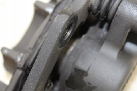SUZUKI DL650 V-STROM ZACISK HAMULCOWY PRZÓD PRAWY