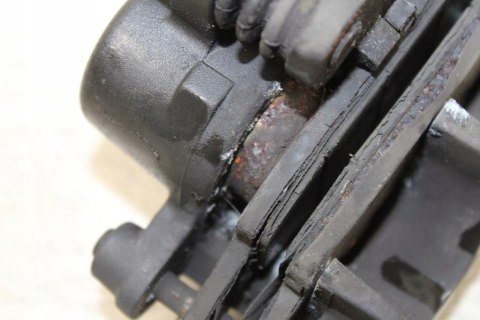 SUZUKI DL650 V-STROM ZACISK HAMULCOWY PRZÓD PRAWY