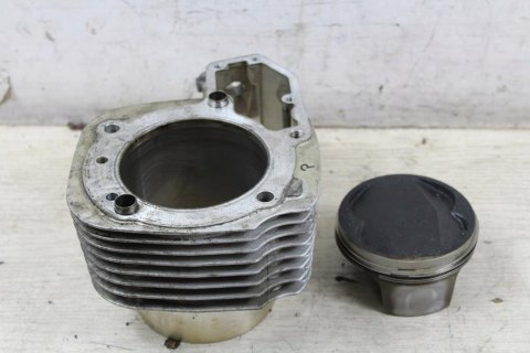 BMW R1100 RS CYLINDER + TŁOK PRAWY 134728