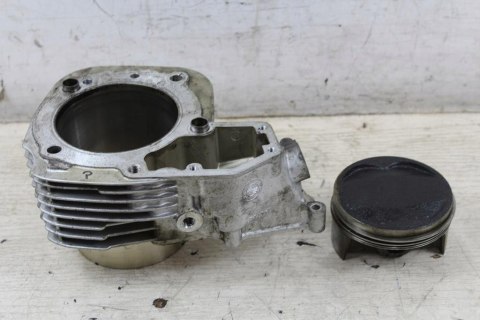 BMW R1100 RS CYLINDER + TŁOK PRAWY 134728