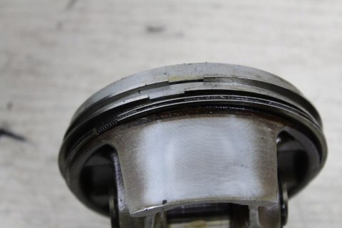 BMW R1100 RS CYLINDER + TŁOK PRAWY 134728