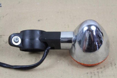 KAWASAKI VN1500 D CLASSIC KIERUNKOWSKAZ PRAWY PRZÓD