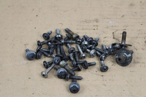 BMW K1200 GT K41 ŚRUBY OWIEWEK