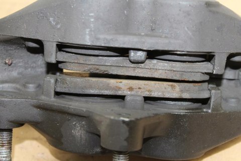 BMW K1200 GT K41 ZACISK HAMULCOWY PRAWY PRZÓD