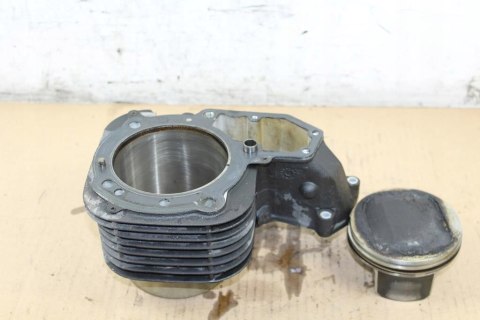 BMW R1200 RT K26 CYLINDER + TŁOK LEWY 7673573