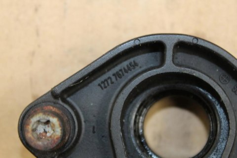 BMW R1200 RT K26 UCHWYT CZUJNIKA GŁOWICY PRAWEJ 7674454