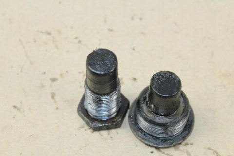 BMW K1100 LT ŚRUBY DYRA WAHACZA TYŁ