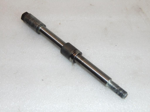 HONDA VT500 SHADOW PC08 OŚKA KOŁA PRZÓD