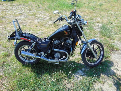 HONDA VT500 SHADOW PC08 OŚKA KOŁA PRZÓD