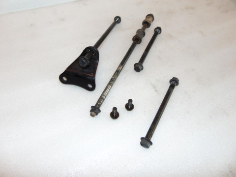 HONDA VT500 SHADOW PC08 ŚRUBY UCHWYTY SILNIKA