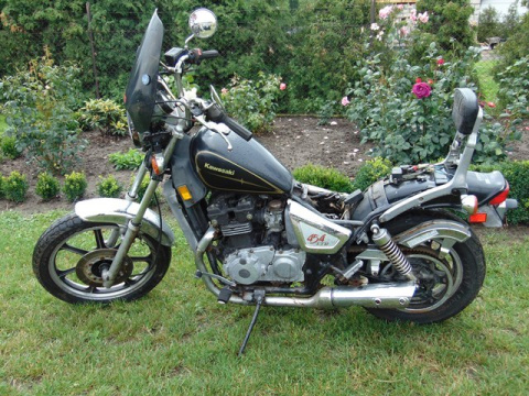 KAWASAKI LTD450 LTD454 ZACISK HAMULCOWY PRZÓD