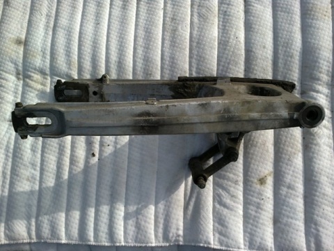 HONDA VF400F NC12 WAHACZ TYLNY